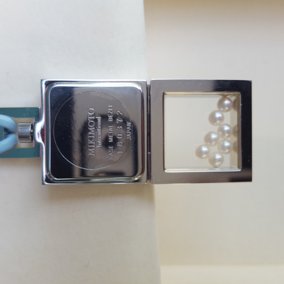 COPY - MIKIMOTO stainless steel floating Watch Pendant Necklace - Picture 4 of 4